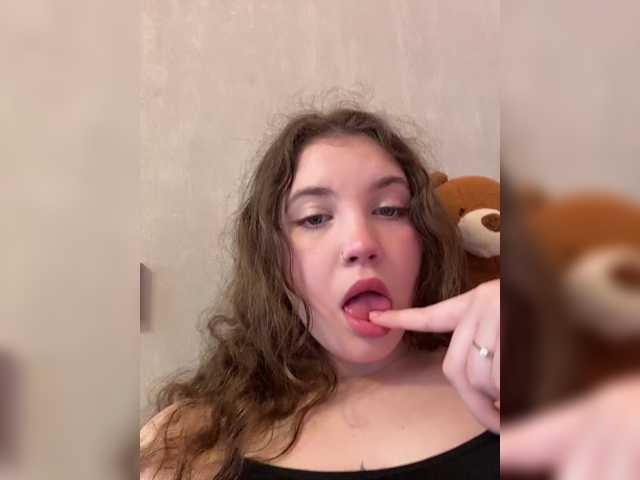 CuteCurly18