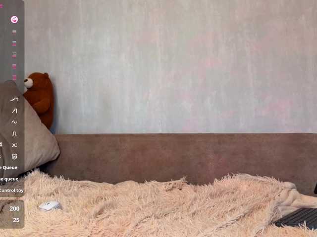 CuteCurly18 live cam on BongaCams