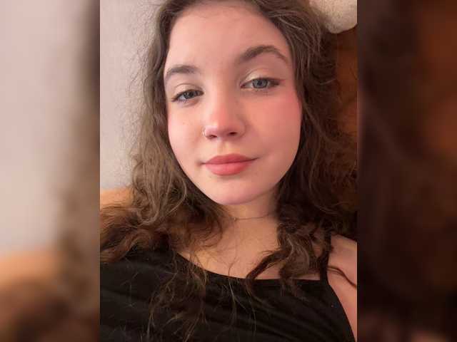 CuteCurly18 live cam on BongaCams
