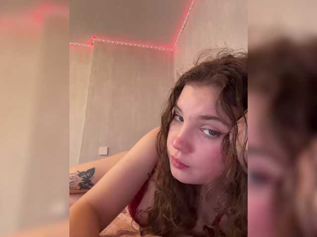CuteCurly18