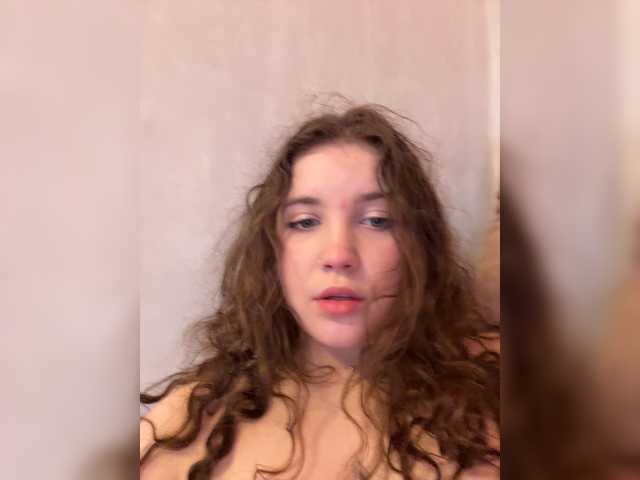 CuteCurly18