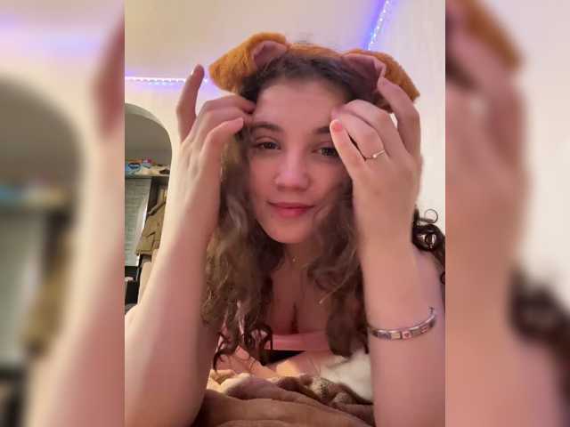 CuteCurly18