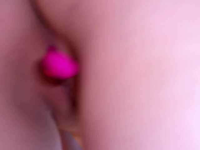 CuteCurly18 live cam on BongaCams