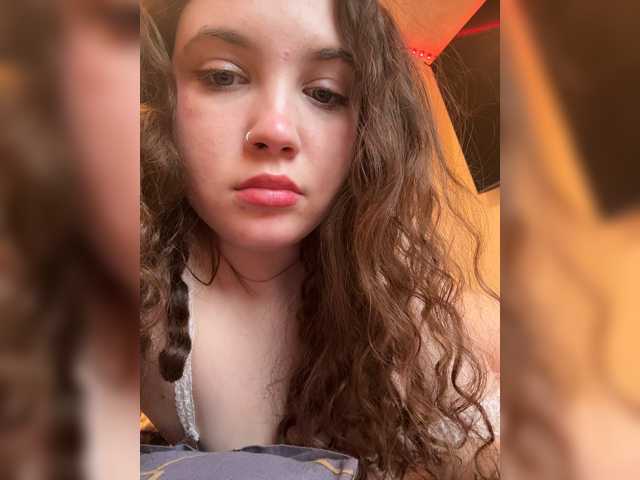 CuteCurly18