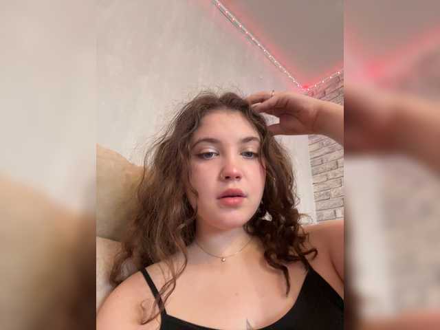 CuteCurly18