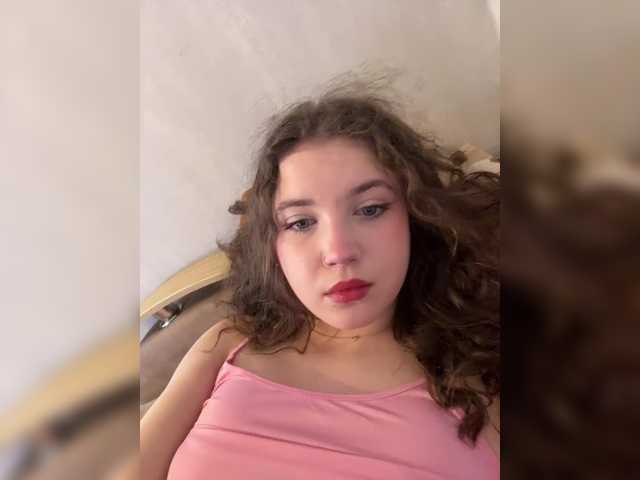 CuteCurly18
