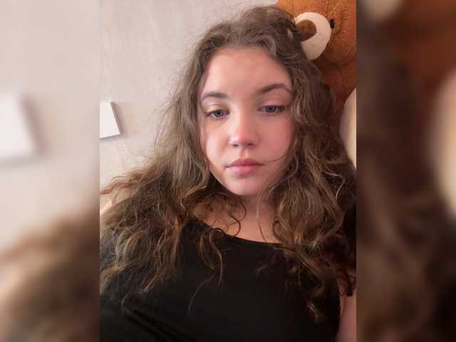 CuteCurly18