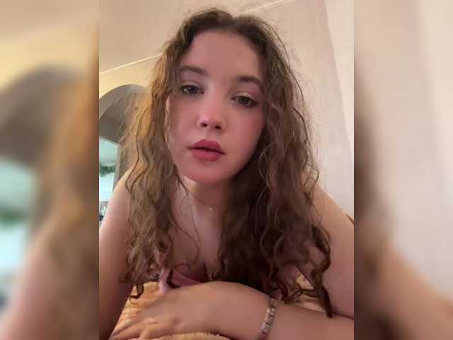 Cutecurly18 live cam