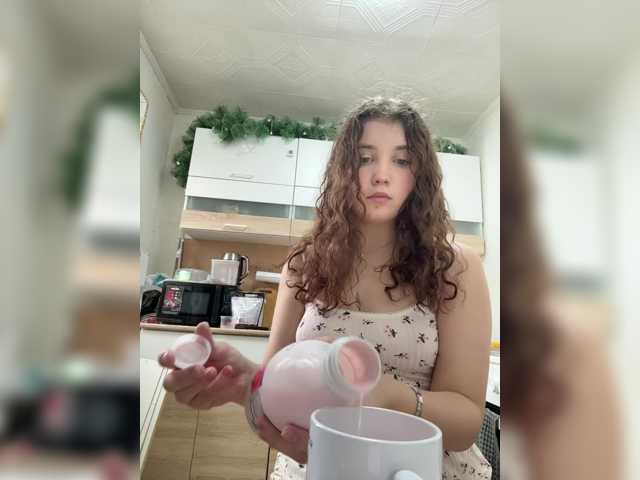 CuteCurly18