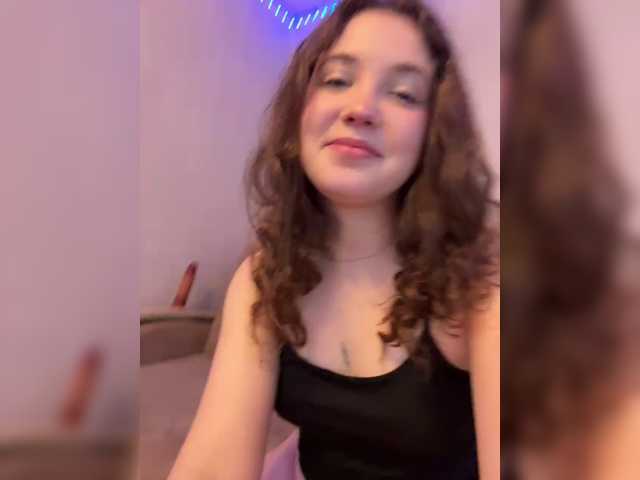 CuteCurly18