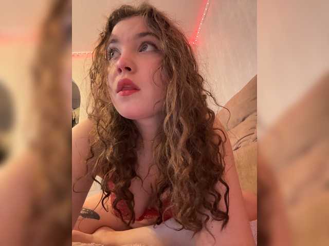 CuteCurly18