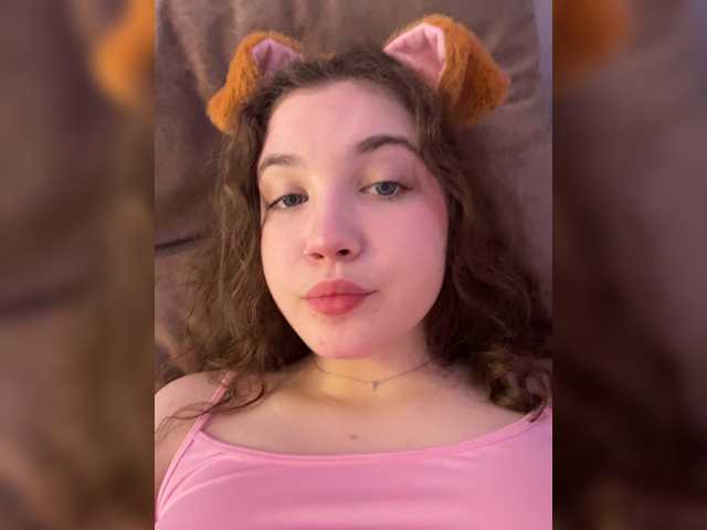 CuteCurly18