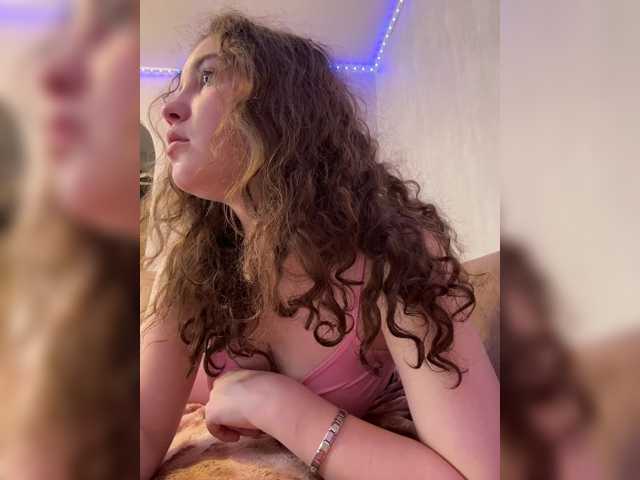 CuteCurly18