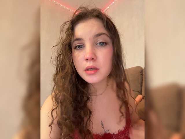 CuteCurly18