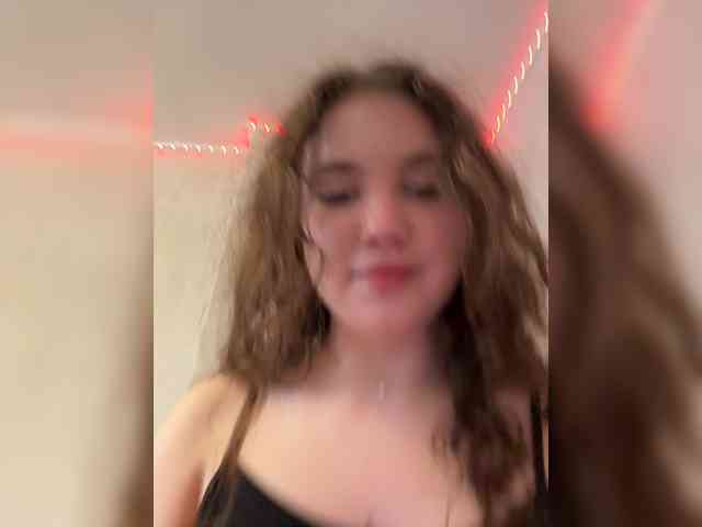 CuteCurly18