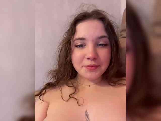 Модель: CuteCurly18