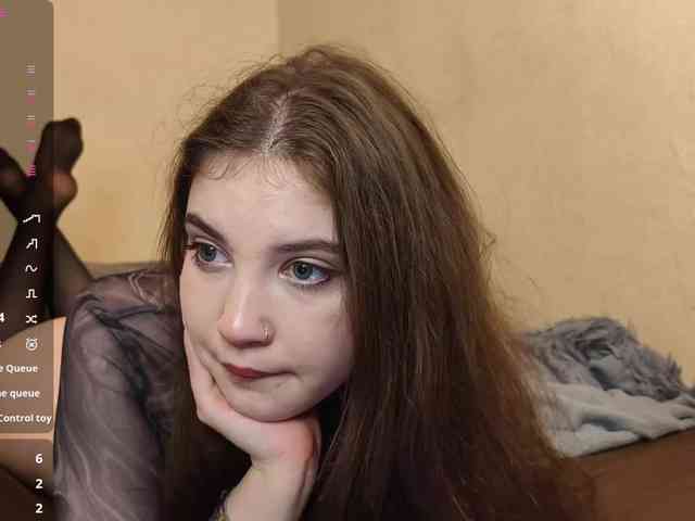 CuteCurly18