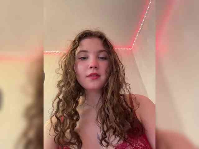 CuteCurly18