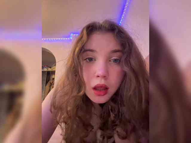 CuteCurly18