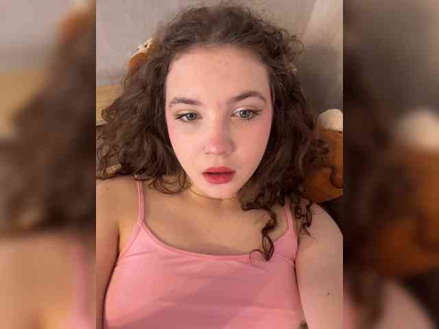 CuteCurly18