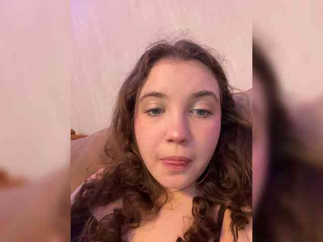 CuteCurly18