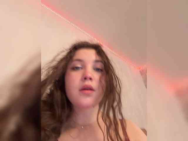 Модель: CuteCurly18