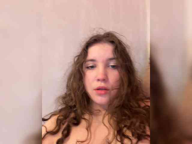 Модель: CuteCurly18