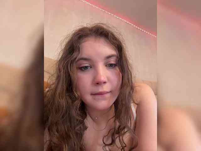 CuteCurly18