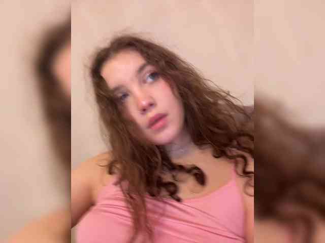 CuteCurly18