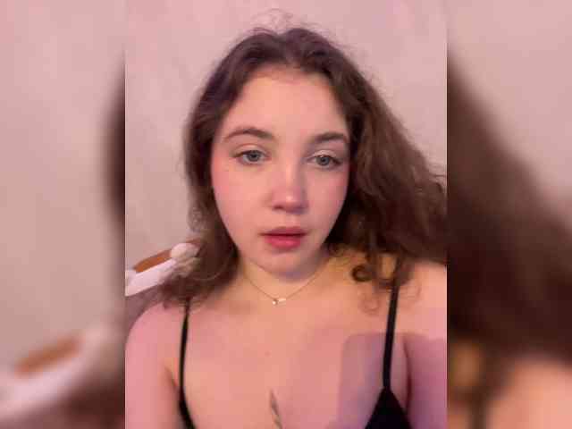 CuteCurly18