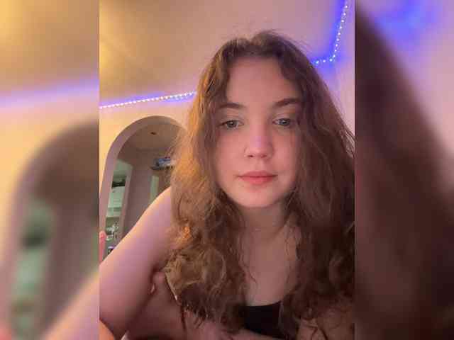 CuteCurly18