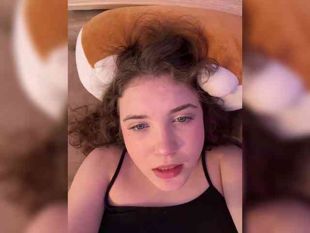 CuteCurly18