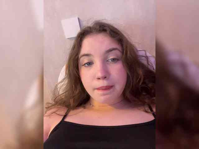 CuteCurly18