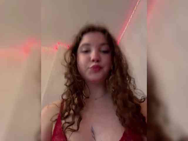 CuteCurly18