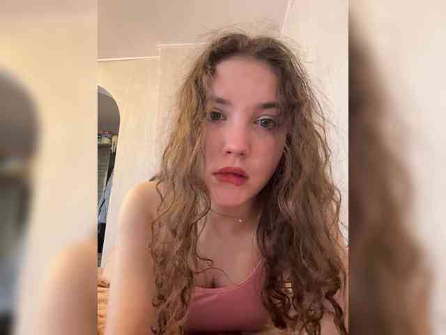 CuteCurly18