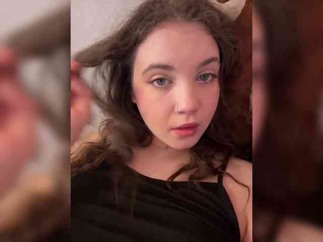CuteCurly18