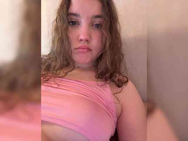 CuteCurly18