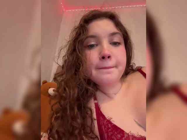 CuteCurly18