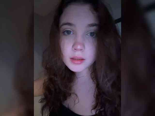 CuteCurly18