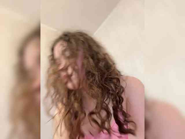 CuteCurly18