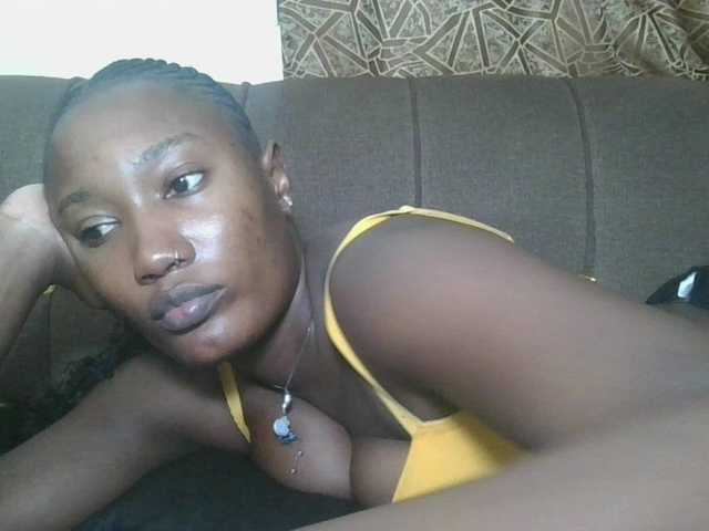 Missprettygal live cam on BongaCams