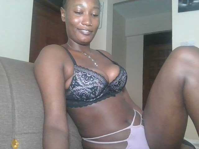 Missprettygal live cam on BongaCams
