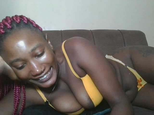 Missprettygal live cam on BongaCams