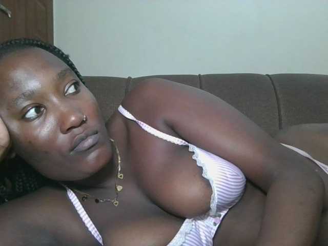 Missprettygal live cam on BongaCams