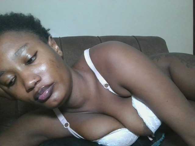 Missprettygal — live female cam