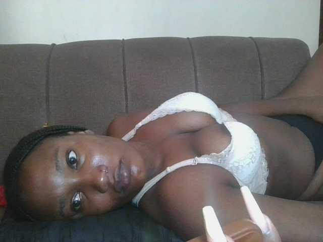 Missprettygal live cam on BongaCams
