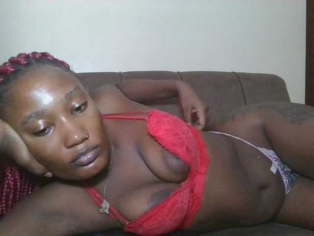 Missprettygal live cam on BongaCams