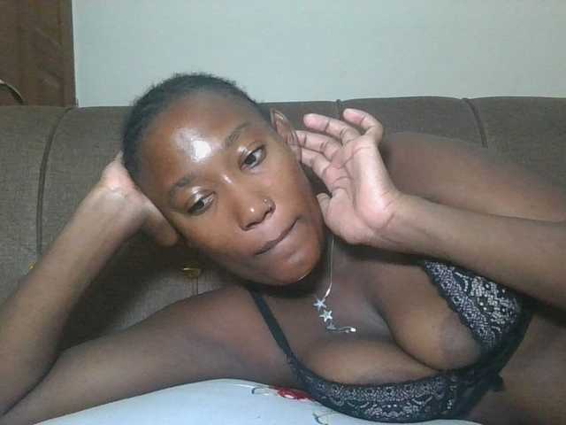 Missprettygal live cam on BongaCams