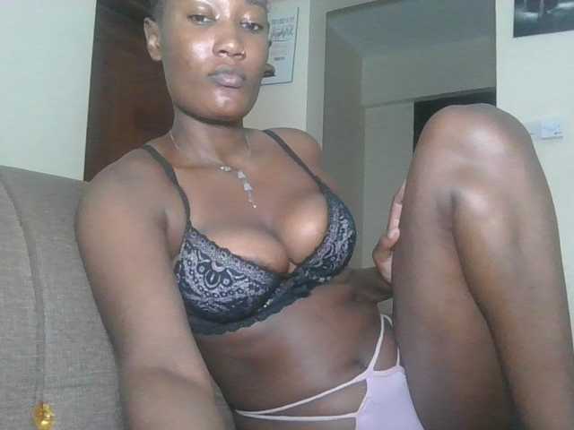 Missprettygal live cam on BongaCams