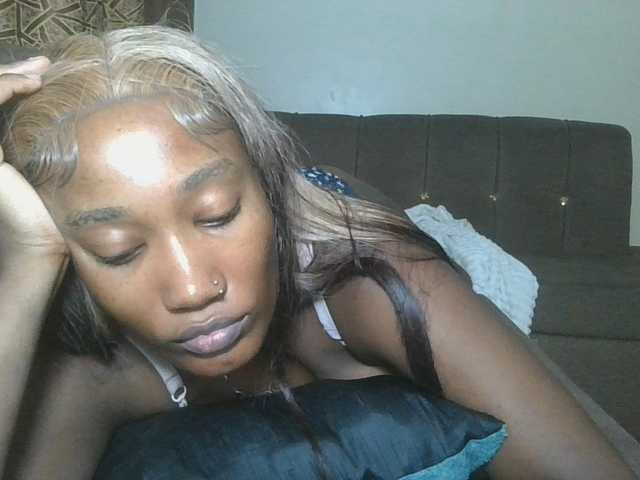 Missprettygal live cam on BongaCams